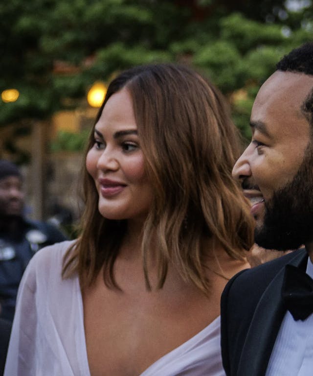 People Shocked By Chrissy Teigen's "New" Face: "She's Almost Unrecognizable"