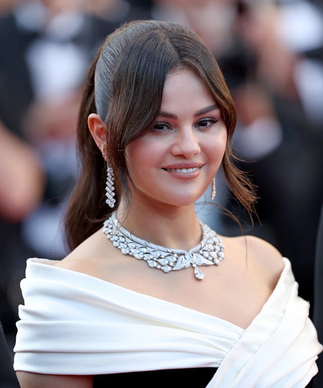 Glamour Focuses On Selena Gomez's Weight For Her Birthday, Fans Say It Was Done In "Poor Taste"