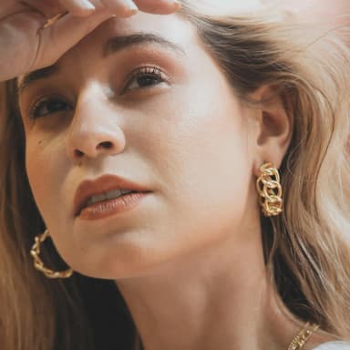 The Most Flattering Earrings To Wear For Your Face Shape