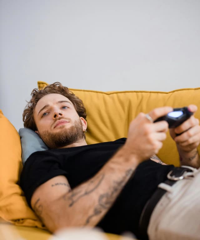 Is Your Man A Gamer? Here Are 6 Things You Need To Know